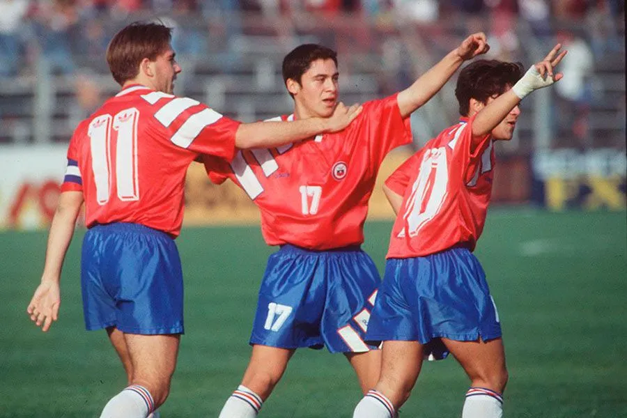 Las cuatro décadas de Manolito, el ícono de la "eterna promesa" del fútbol chileno - La Tercera