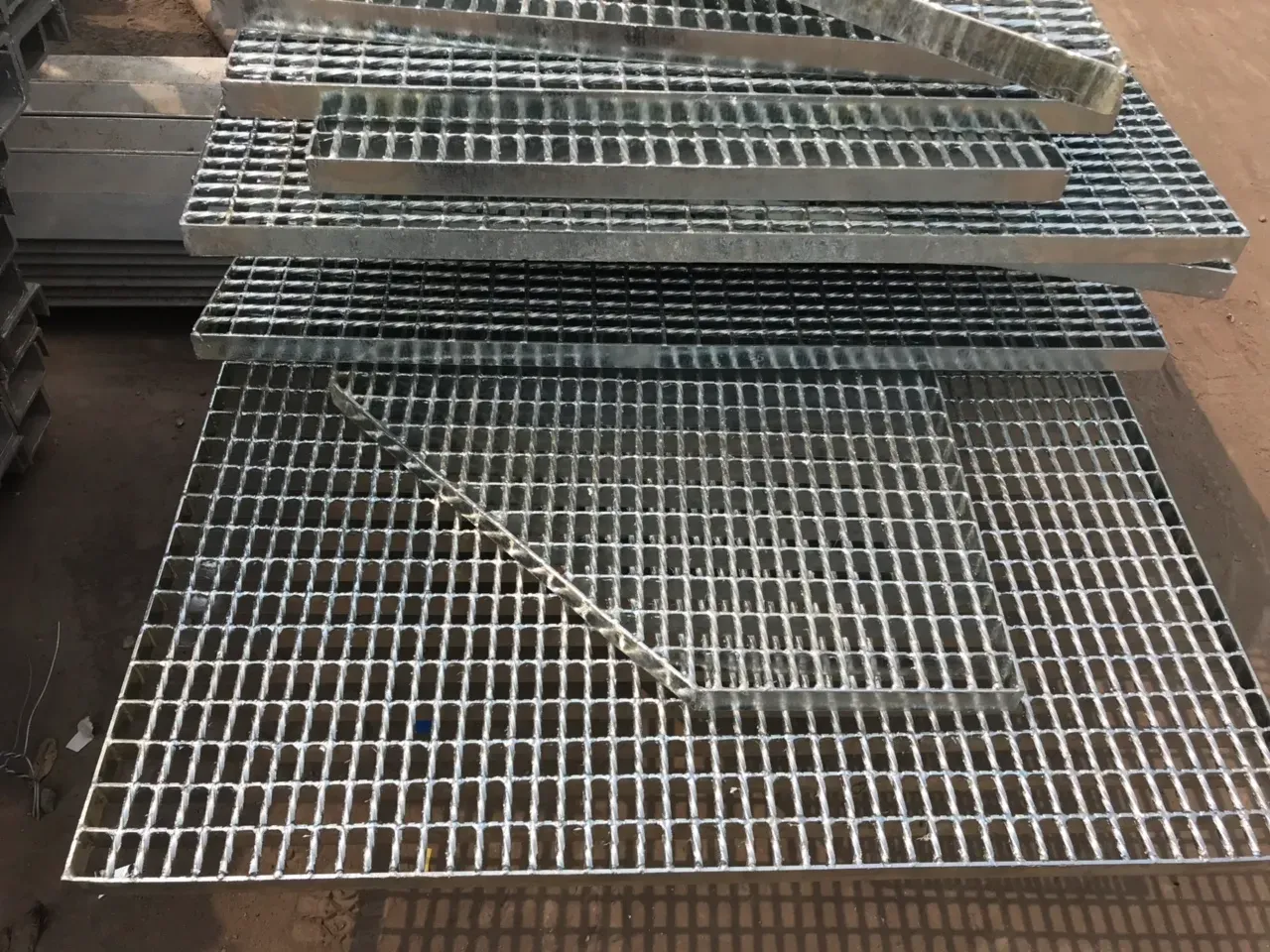 Top +10 Địa Chỉ Bán Tấm Sàn Grating Tại Hà Nội 【Kèm Bảng Giá】