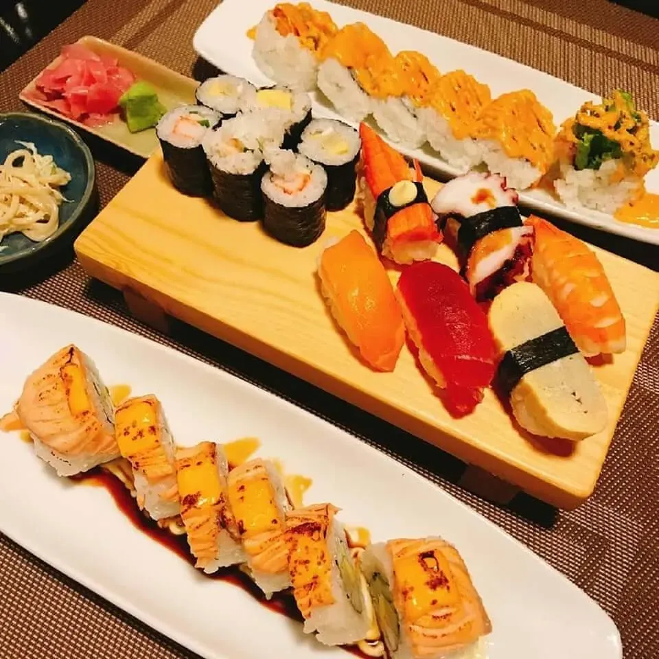 Top +10 Nhà Hàng Sushi Ở Hà Nội Ngon & Đông Khách Nhất