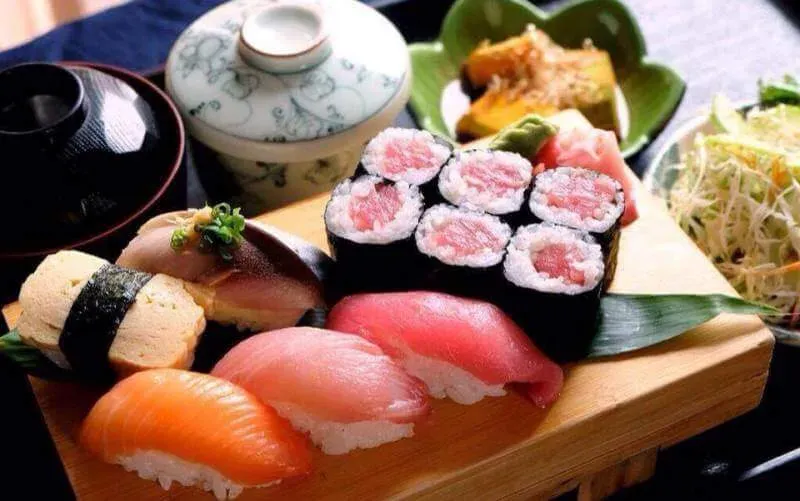 Top +10 Nhà Hàng Sushi Ở Hà Nội Ngon & Đông Khách Nhất