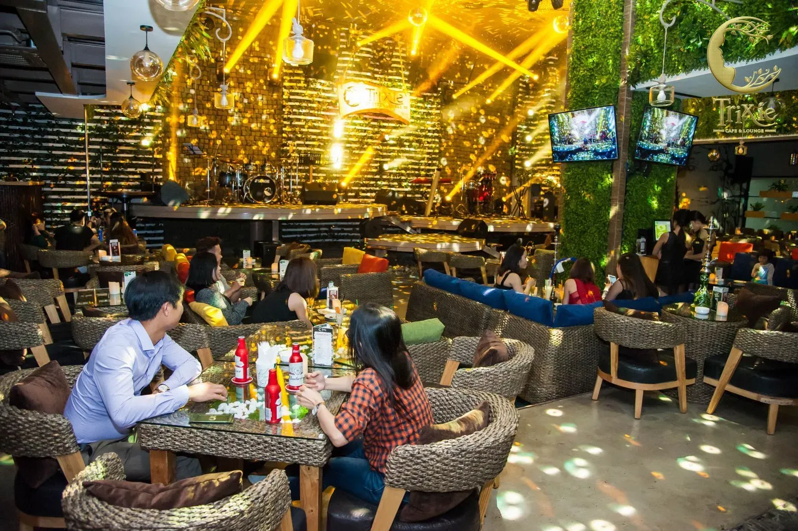 Top +10 Quán Cafe Lãng Mạn Ở Hà Nội Dành Cho Cặp Đôi