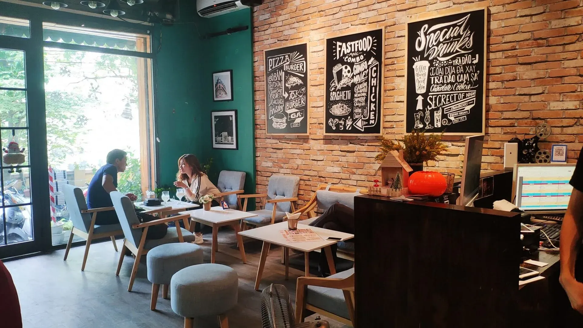 Top +10 Quán Cafe Phim Tại Hà Nội Lãng Mạn & Giá Tốt Nhất